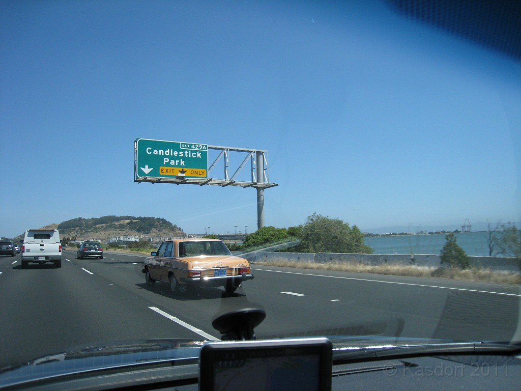 2011 Bay 2 Breakers Friday 0050.JPG - I was able to participate in the 100th annual running of the Bay to Breakers 12K race in San Francisco California. A weekend for sightseeing and racing.